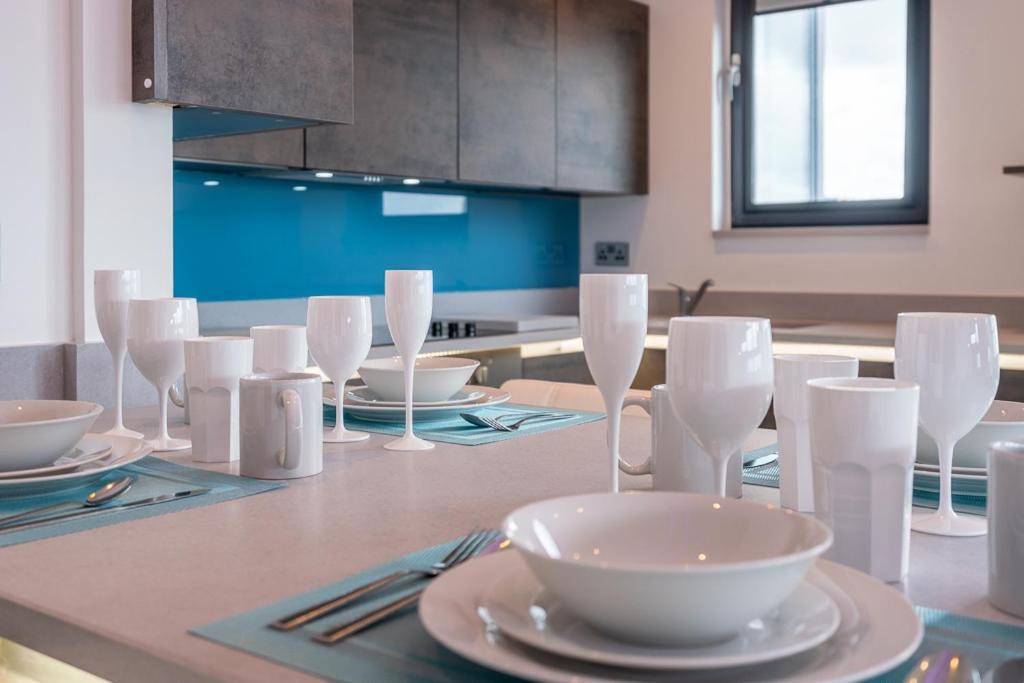 Central Penthouse With Hot Tub & Views 23 Cheltenham Bagian luar foto